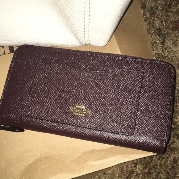 SOLD!!!!! Coach - Picture 3 of 4